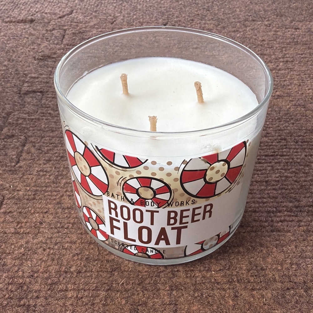 Bath & Body Works 3-wick 14.5 oz Candle vanilla whipped cream Root Beer Float